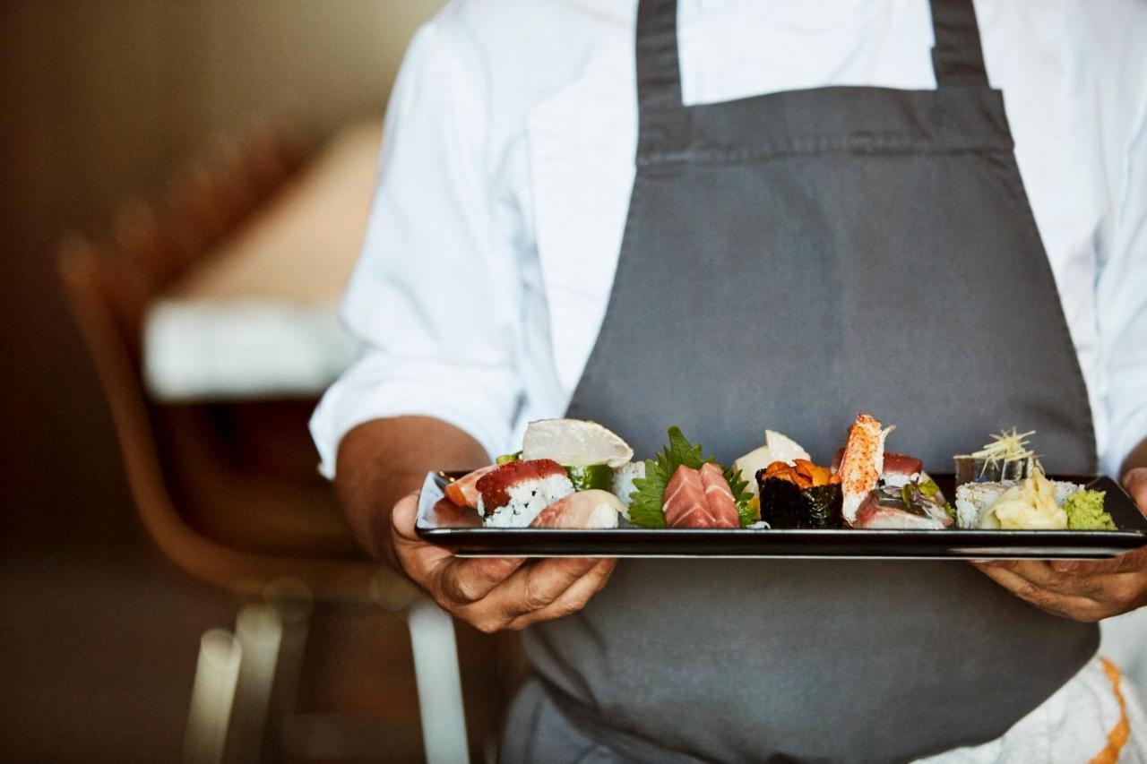 Hotel Hyatt Centric Janakpuri Nueva Delhi Exterior foto A sushi chef