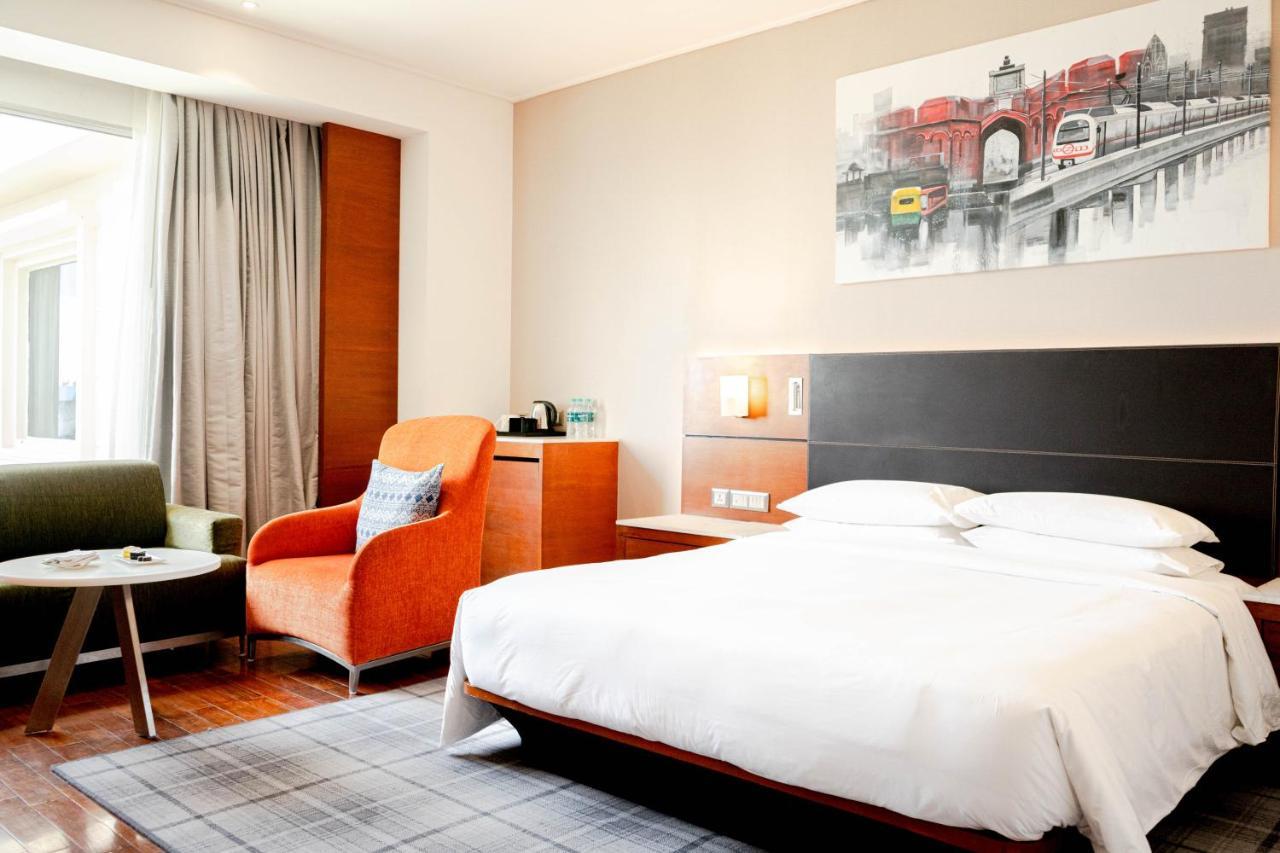 Hotel Hyatt Centric Janakpuri Nueva Delhi Exterior foto A room at the hotel