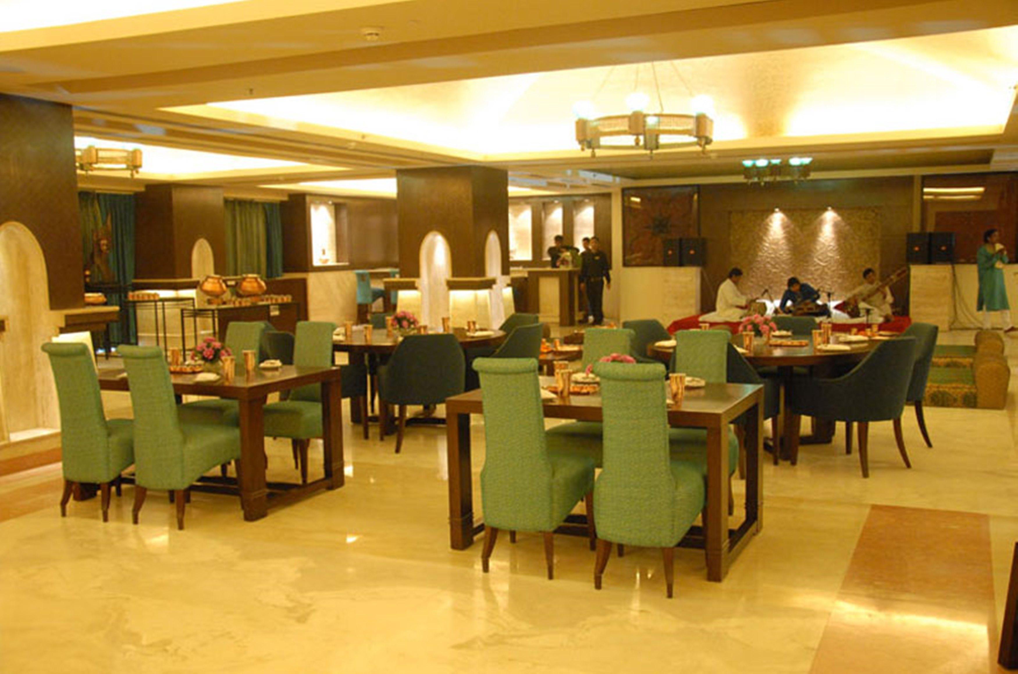 Hotel Hyatt Centric Janakpuri Nueva Delhi Exterior foto The restaurant