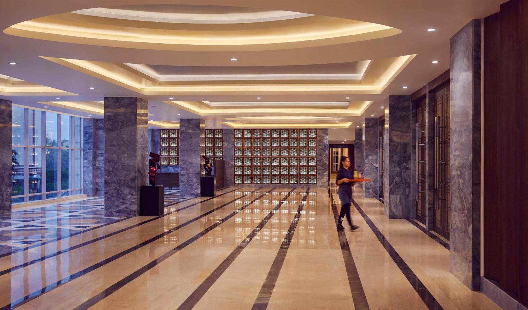 Hotel Hyatt Centric Janakpuri Nueva Delhi Exterior foto The lobby of the hotel
